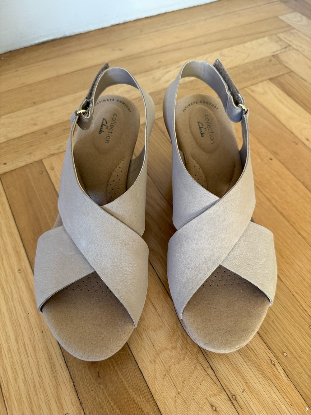 Clarks Annadel Eirwyn Wedge Sandal, Sand Nubuck, size 8.5, NWOT